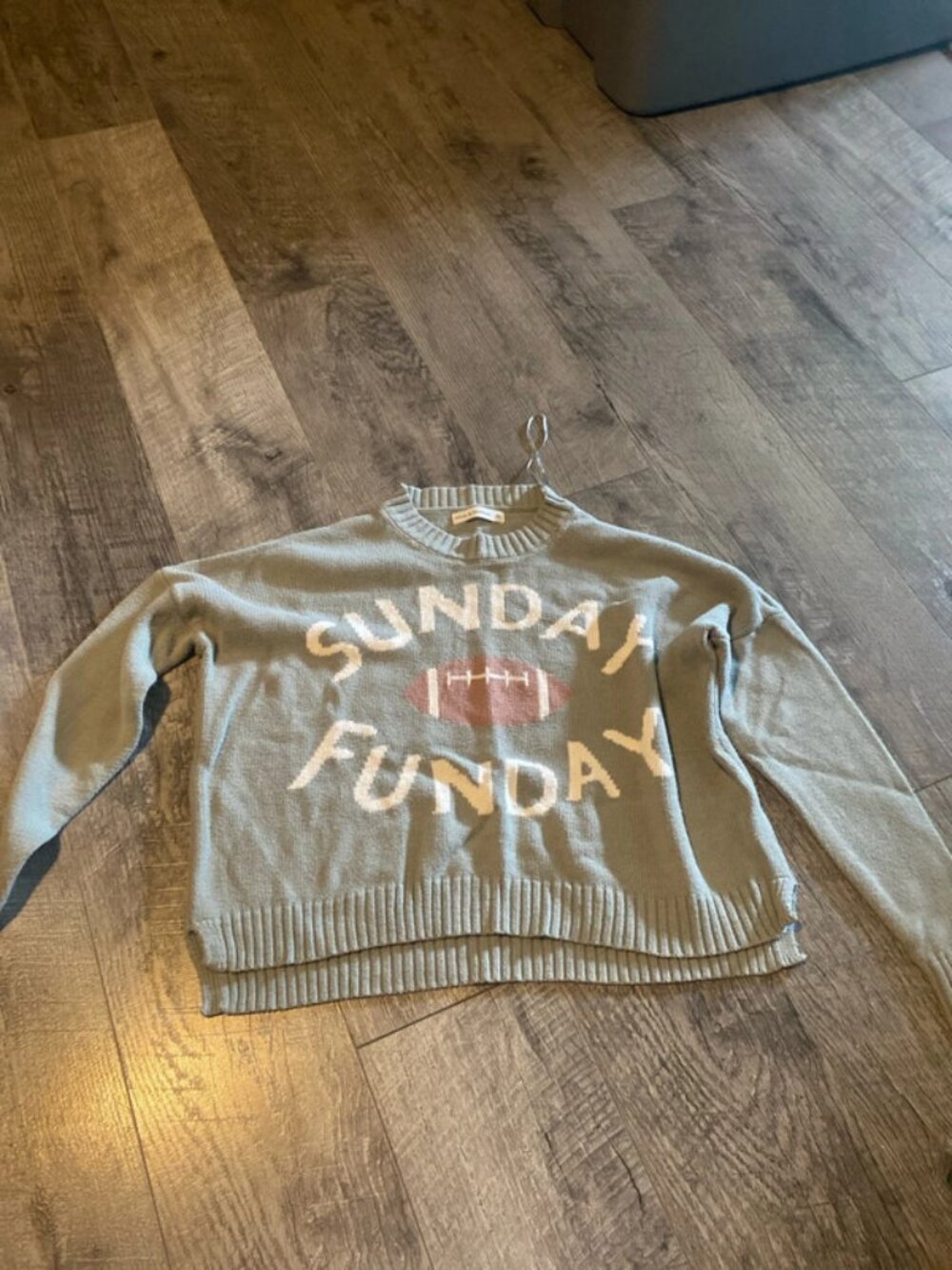 Moon & Madison Sweater Size XS
